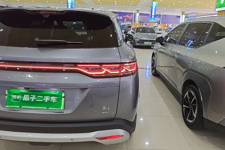 Used BYD Song L DM-i 2025 Intelligent Driving Version 160 km Beyond-Range Type Right Rear Taillight