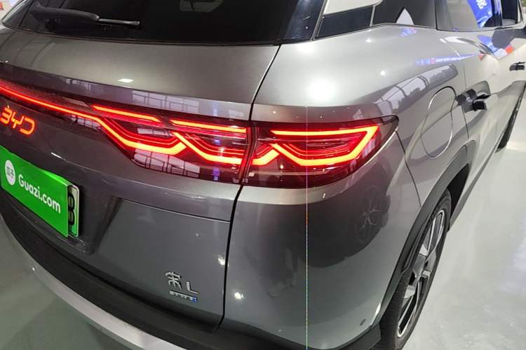 Used BYD Song L DM-i 2025 Intelligent Driving Version 160 km Excellence Edition Right Rear Taillight