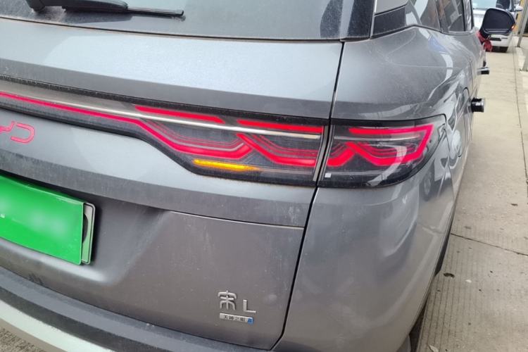 Used BYD Song L DM-i 2025 Intelligent Driving Version 160 km Beyond-Range Type Right Rear Taillight