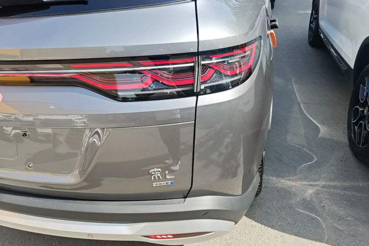 Used BYD Song L DM-i 2025 Intelligent Driving Version 112 km Beyond-Range Type Right Rear Taillight
