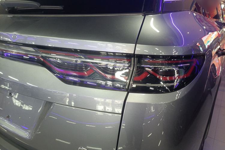 Used BYD Song L DM-i 2025 Intelligent Driving Version 112 km Leading Trim Right Rear Taillight