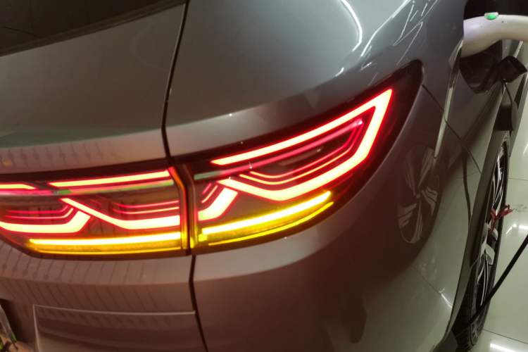 Used BYD Song L DM-i 2025 Intelligent Driving Version 112 km Leading Trim Right Rear Taillight