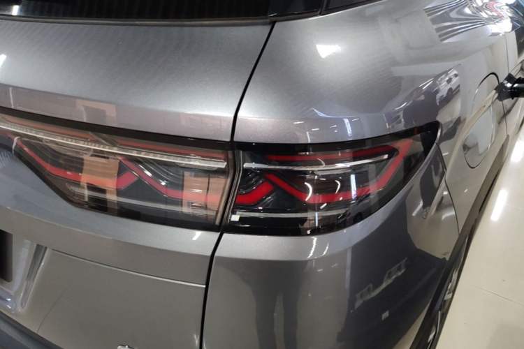 Used BYD Song L DM-i 2025 Intelligent Driving Version 160 km Beyond-Range Type Right Rear Taillight
