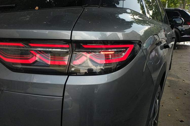Used BYD Song L DM-i 2025 Intelligent Driving Version 112 km Leading Trim Right Rear Taillight