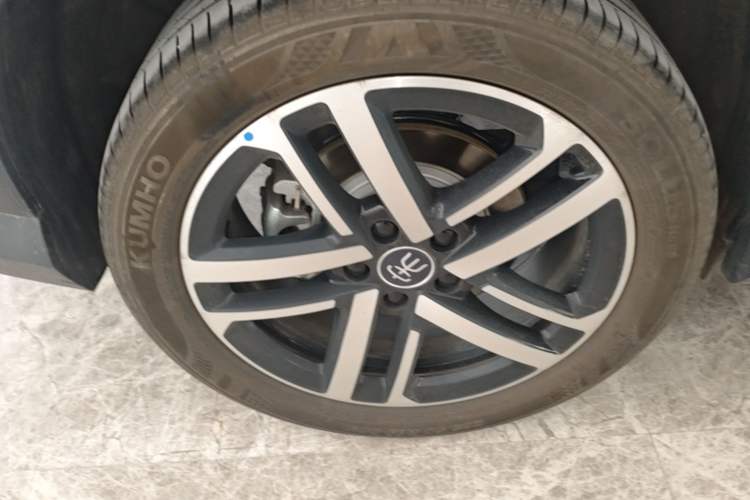 Used BYD Song L DM-i 2025 Intelligent Driving Version 112 km Leading Trim Right Rear Wheel Hub