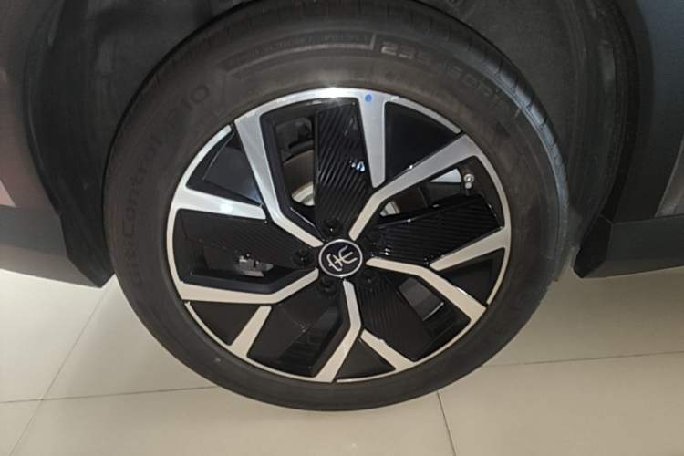 Used BYD Song L DM-i 2025 Intelligent Driving Version 160 km Beyond-Range Type Right Rear Wheel Hub