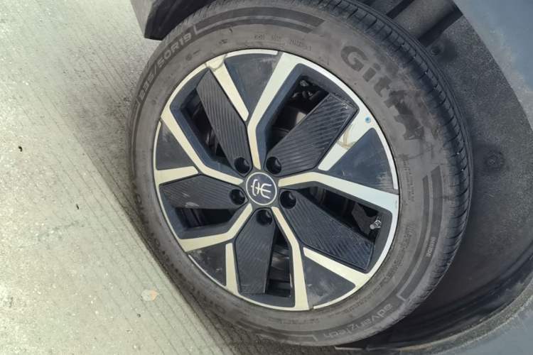 Used BYD Song L DM-i 2025 Intelligent Driving Version 160 km Beyond-Range Type Right Rear Wheel Hub