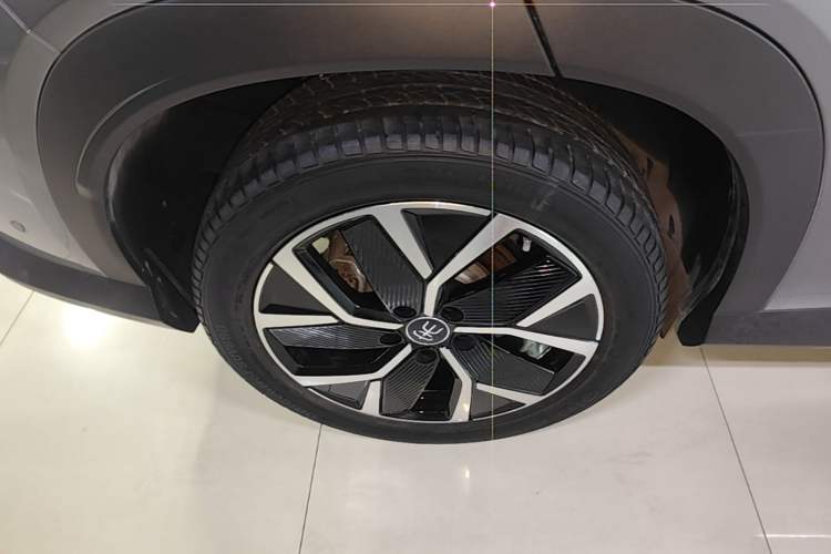 Used BYD Song L DM-i 2025 Intelligent Driving Version 160 km Beyond-Range Type Right Rear Wheel Hub