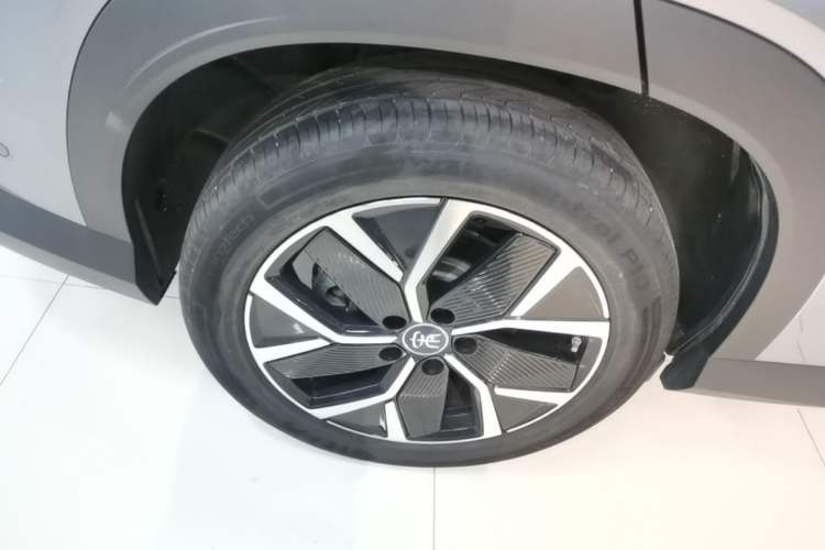 Used BYD Song L DM-i 2025 Intelligent Driving Version 160 km Beyond-Range Type Right Rear Wheel Hub