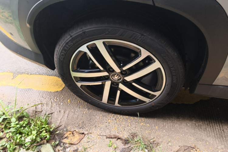 Used BYD Song L DM-i 2025 Intelligent Driving Version 112 km Beyond-Range Type Right Rear Wheel Hub
