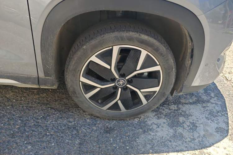 Used BYD Song L DM-i 2025 Intelligent Driving Version 160 km Beyond-Range Type Right Rear Wheel Hub