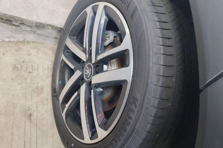 Used BYD Song L DM-i 2025 Intelligent Driving Version 112 km Beyond-Range Type Right Rear Wheel Hub