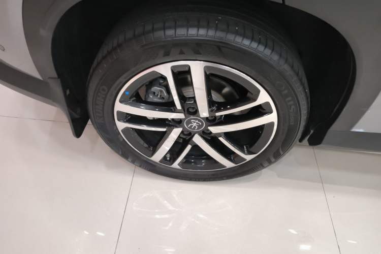 Used BYD Song L DM-i 2025 Intelligent Driving Version 112 km Beyond-Range Type Right Rear Wheel Hub
