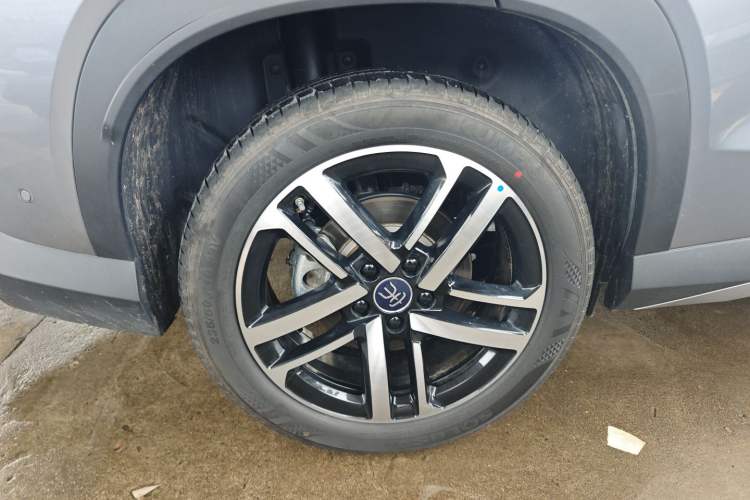 Used BYD Song L DM-i 2025 Intelligent Driving Version 112 km Beyond-Range Type Right Rear Wheel Hub