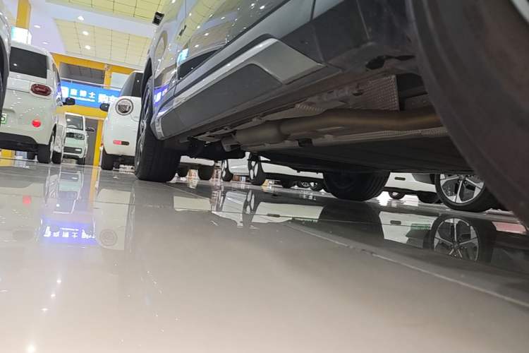Used BYD Song L DM-i 2025 Intelligent Driving Version 160 km Beyond-Range Type Right Side Sill