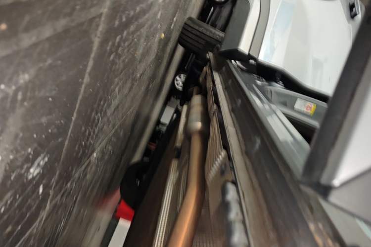 Used BYD Song L DM-i 2025 Intelligent Driving Version 160 km Beyond-Range Type Right Side Sill