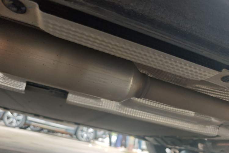 Used BYD Song L DM-i 2025 Intelligent Driving Version 112 km Beyond-Range Type Right Side Sill