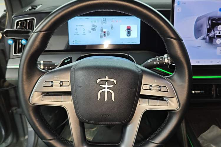 Used BYD Song L DM-i 2025 Intelligent Driving Version 160 km Beyond-Range Type Steering Wheel