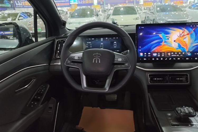 Used BYD Song L DM-i 2025 Intelligent Driving Version 160 km Beyond-Range Type Steering Wheel