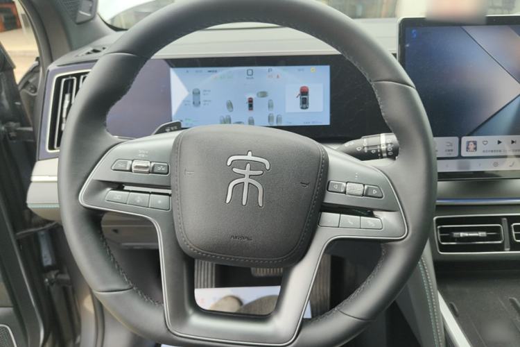 Used BYD Song L DM-i 2025 Intelligent Driving Version 160 km Beyond-Range Type Steering Wheel