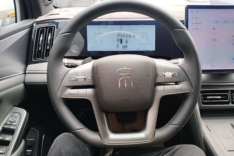 Used BYD Song L DM-i 2025 Intelligent Driving Version 160 km Beyond-Range Type Steering Wheel