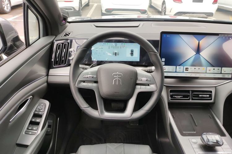 Used BYD Song L DM-i 2025 Intelligent Driving Version 160 km Beyond-Range Type Steering Wheel