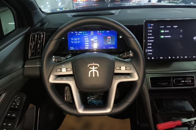 Used BYD Song L DM-i 2025 Intelligent Driving Version 112 km Leading Trim Steering Wheel