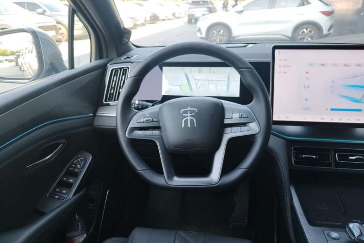 Used BYD Song L DM-i 2025 Intelligent Driving Version 160 km Beyond-Range Type Steering Wheel