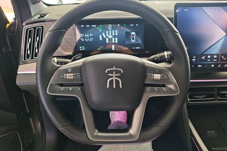 Used BYD Song L DM-i 2025 Intelligent Driving Version 160 km Beyond-Range Type Steering Wheel