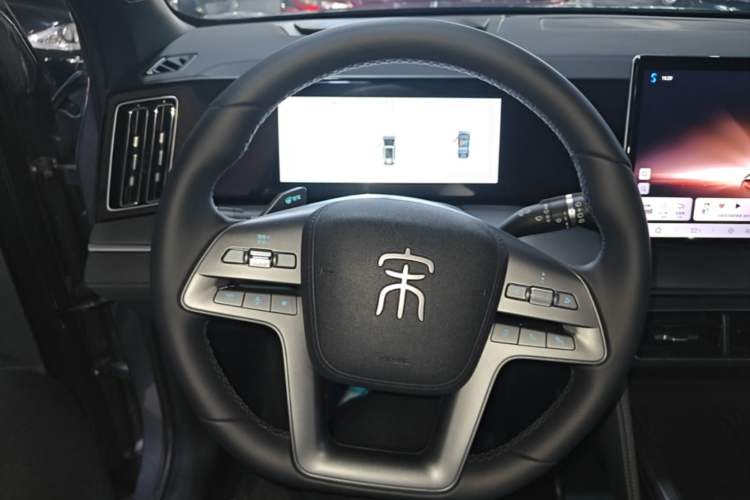 Used BYD Song L DM-i 2025 Intelligent Driving Version 112 km Leading Trim Steering Wheel
