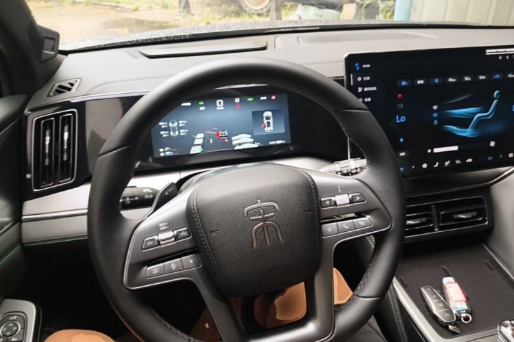Used BYD Song L DM-i 2025 Intelligent Driving Version 112 km Beyond-Range Type Steering Wheel