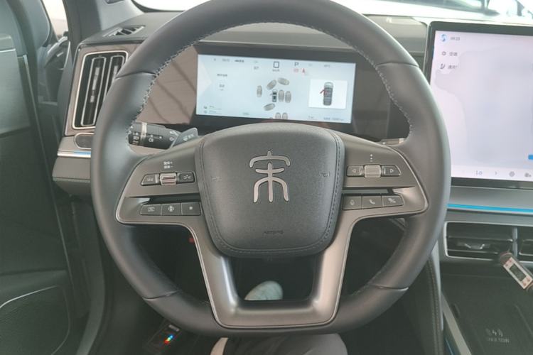 Used BYD Song L DM-i 2025 Intelligent Driving Version 160 km Beyond-Range Type Steering Wheel