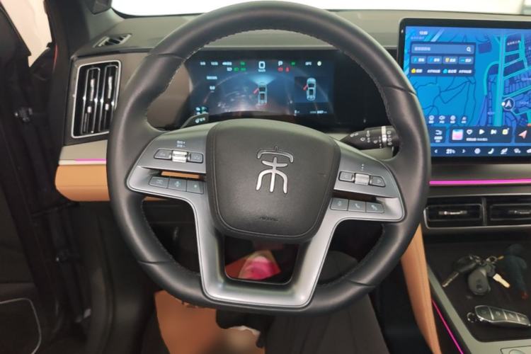 Used BYD Song L DM-i 2025 Intelligent Driving Version 160 km Beyond-Range Type Steering Wheel