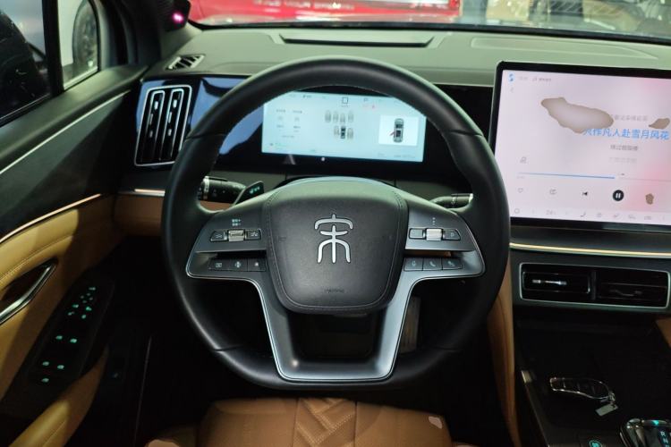Used BYD Song L DM-i 2025 Intelligent Driving Version 112 km Beyond-Range Type Steering Wheel