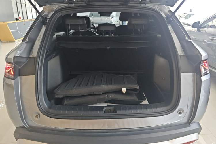 Used BYD Song L DM-i 2025 Intelligent Driving Version 112 km Leading Trim Trunk