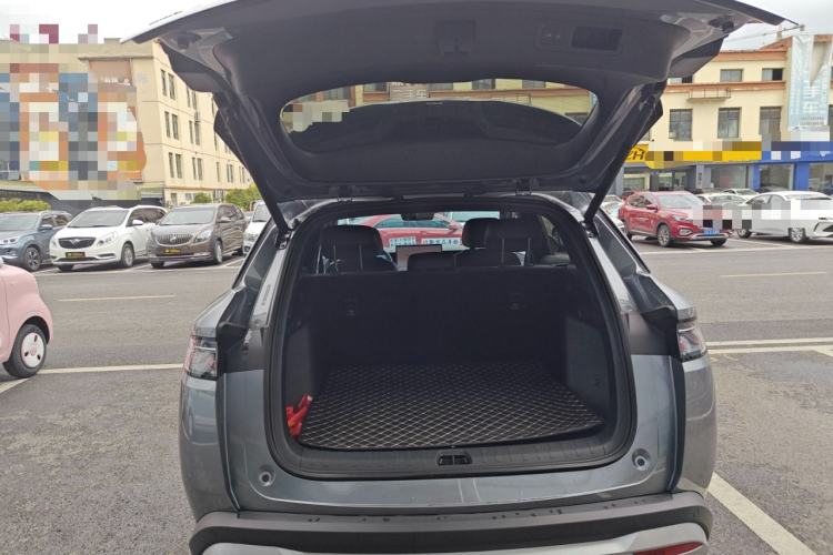 Used BYD Song L DM-i 2025 Intelligent Driving Version 160 km Beyond-Range Type Trunk