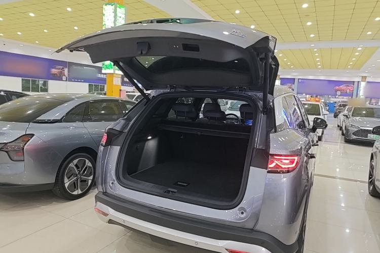Used BYD Song L DM-i 2025 Intelligent Driving Version 160 km Beyond-Range Type Trunk