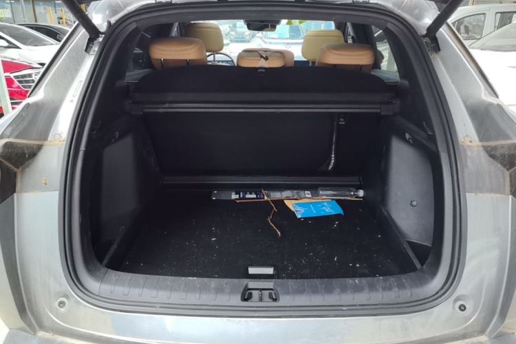 Used BYD Song L DM-i 2025 Intelligent Driving Version 160 km Beyond-Range Type Trunk