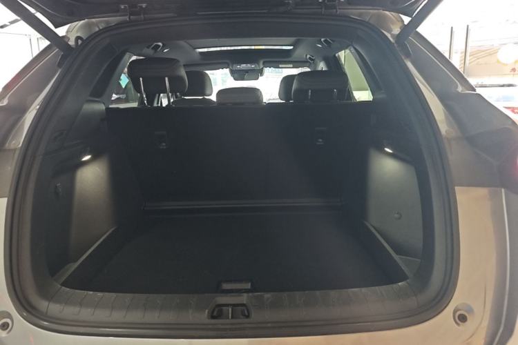 Used BYD Song L DM-i 2025 Intelligent Driving Version 160 km Beyond-Range Type Trunk