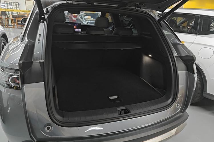 Used BYD Song L DM-i 2025 Intelligent Driving Version 160 km Beyond-Range Type Trunk