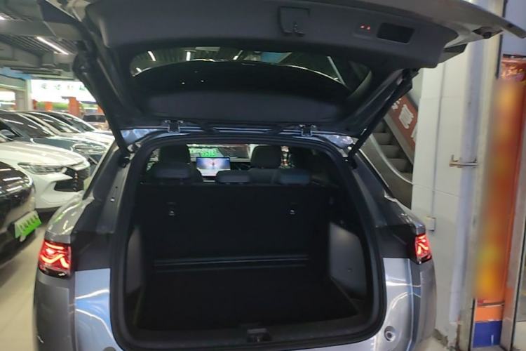 Used BYD Song L DM-i 2025 Intelligent Driving Version 160 km Beyond-Range Type Trunk