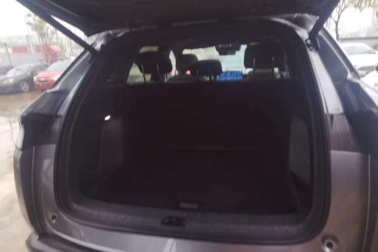 Used BYD Song L DM-i 2025 Intelligent Driving Version 112 km Beyond-Range Type Trunk