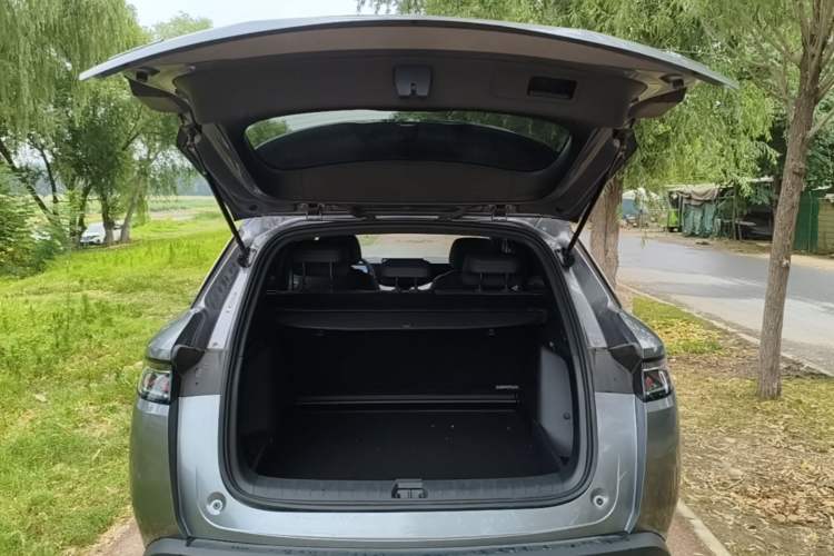 Used BYD Song L DM-i 2025 Intelligent Driving Version 112 km Leading Trim Trunk