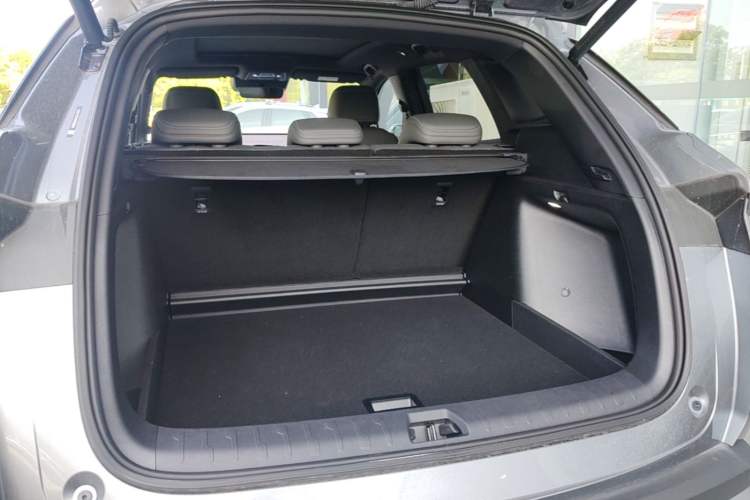 Used BYD Song L DM-i 2025 Intelligent Driving Version 160 km Beyond-Range Type Trunk