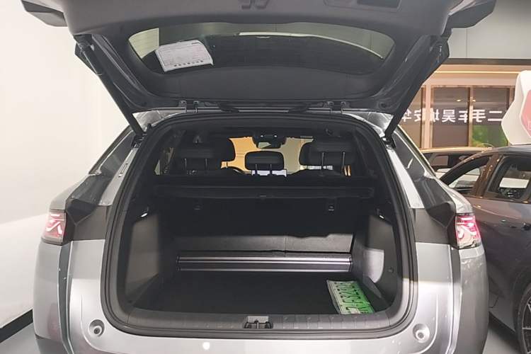 Used BYD Song L DM-i 2025 Intelligent Driving Version 160 km Beyond-Range Type Trunk