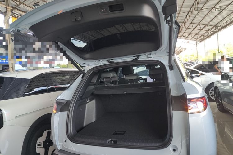 Used BYD Song L DM-i 2025 Intelligent Driving Version 160 km Beyond-Range Type Trunk