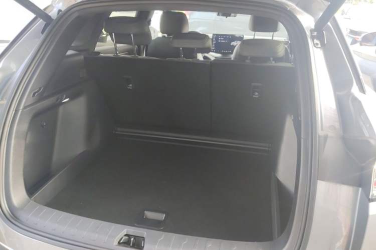 Used BYD Song L DM-i 2025 Intelligent Driving Version 112 km Beyond-Range Type Trunk