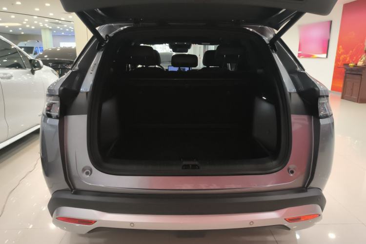 Used BYD Song L DM-i 2025 Intelligent Driving Version 112 km Beyond-Range Type Trunk