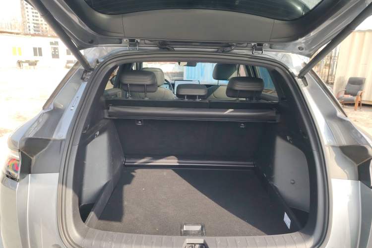 Used BYD Song L DM-i 2025 Intelligent Driving Version 112 km Beyond-Range Type Trunk