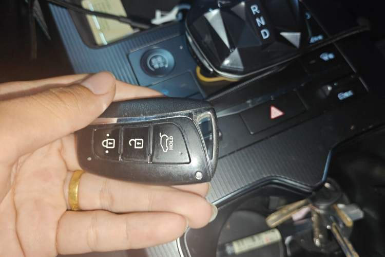 Used BYD Song L DM-i 2025 Intelligent Driving Version 112 km Leading Trim Vehicle Key